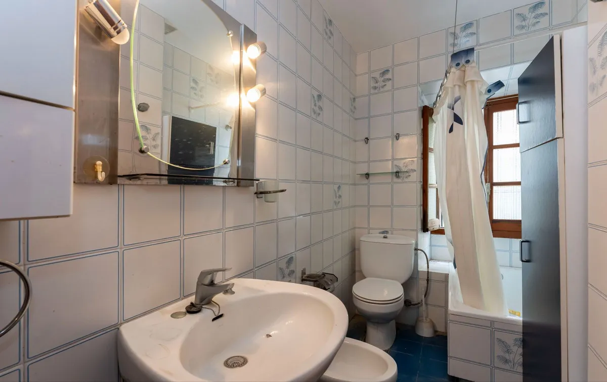 692b7b18-5f02-49f5-a023-be480fac2268