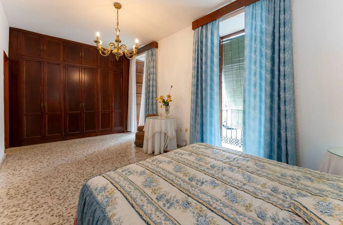 b4fd7d2d-50c4-4cad-a702-73b7f7b50c1f