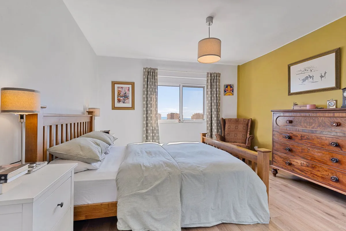 d12e0330-cdd0-4baa-a6d2-902a65e114dd