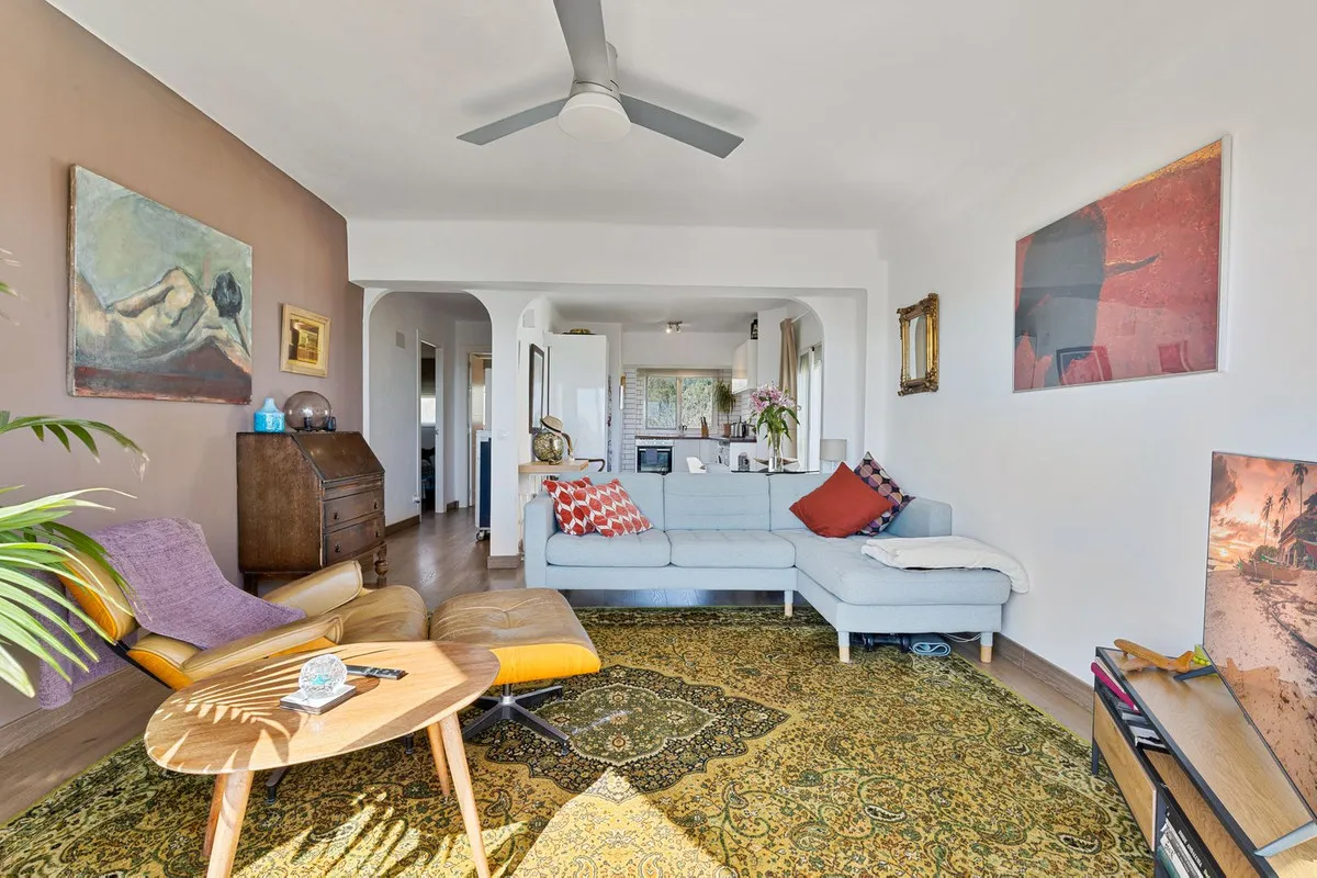 e5be63a0-5c58-4073-be2f-b80dc610bd41