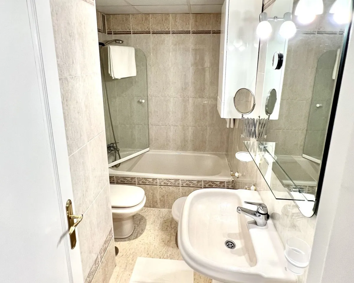 11d5c0dc-e786-43b3-b105-b12a79f07192