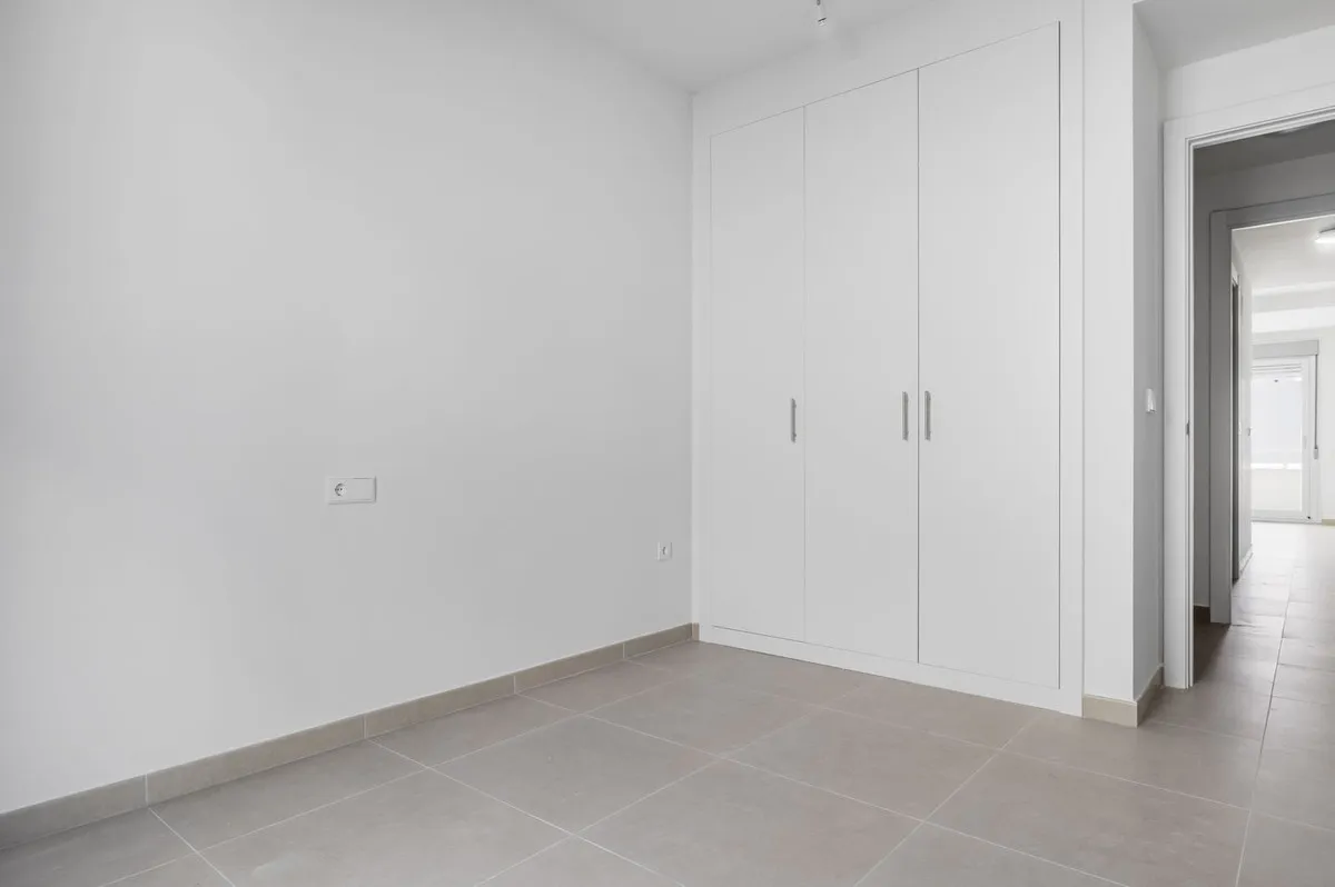 b8d40fb3-63ad-48a4-8047-57d1af092f89