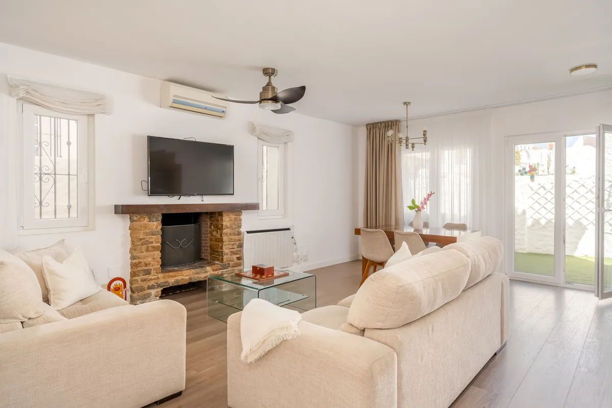 3dd5c03d-ff7b-4ec4-8c4b-5ba309ff7dc9