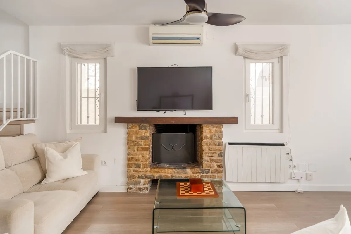 e54e237c-ab1f-49ca-97a9-0d18d7dc404f