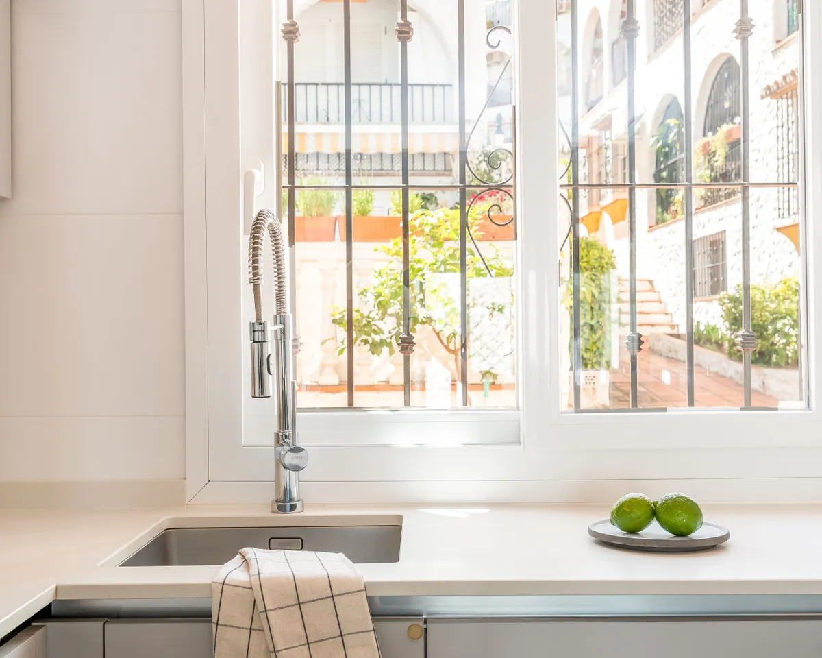 e9371098-f3a1-4536-a9c5-d9d810d70365