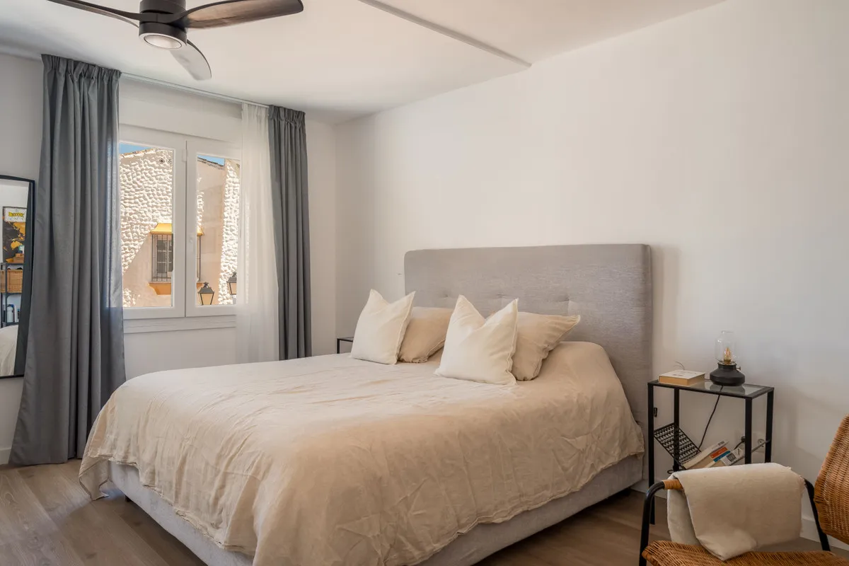 f5b46ec0-f24a-4fda-90b5-cdef6c7f8d13