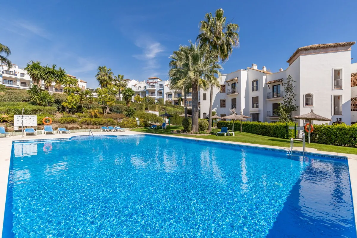 Elegant Golf & Garden View Apartment in Los Arqueros