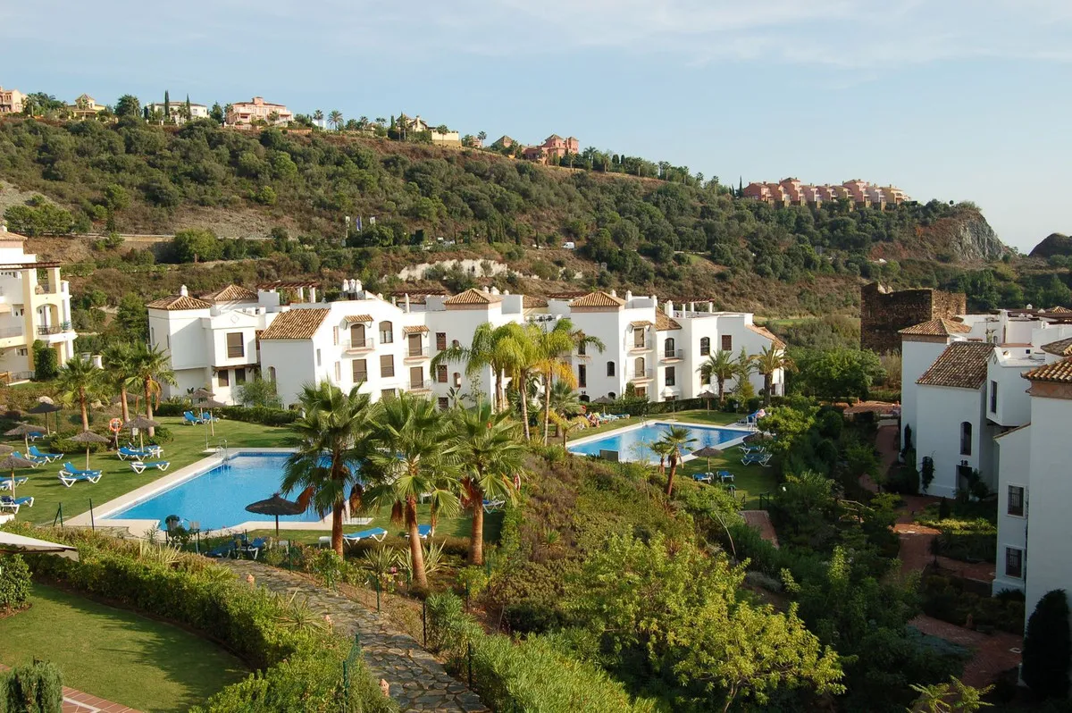 8e26e518-5bb6-4356-92d2-74377d604ad9