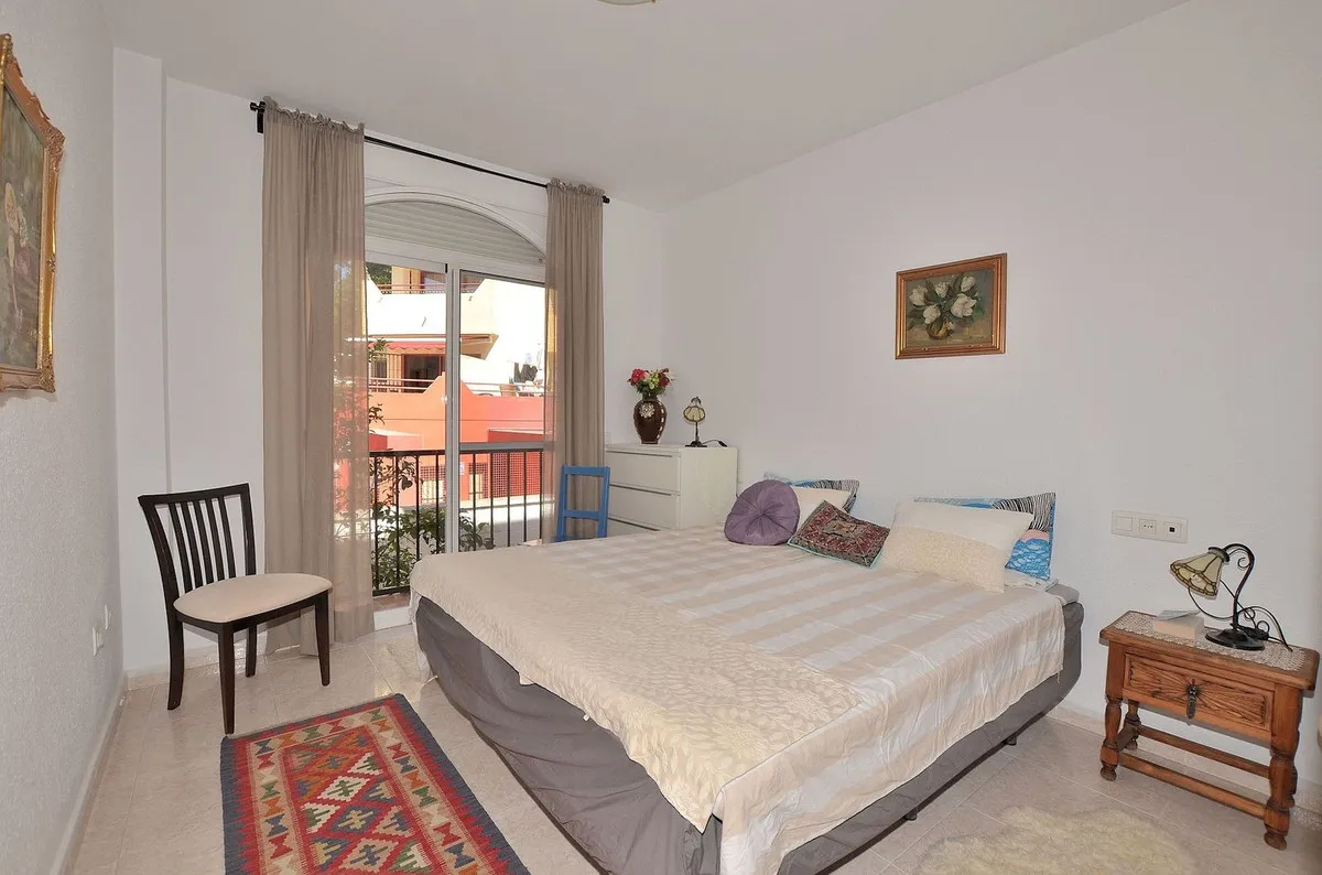 2c8080dd-148a-4372-a335-0166b40c916f