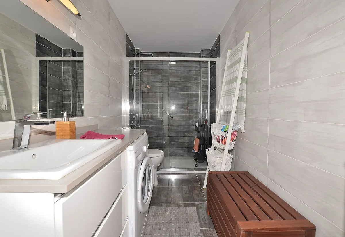 595b2cb5-0494-40ba-b141-c231a2b116d2