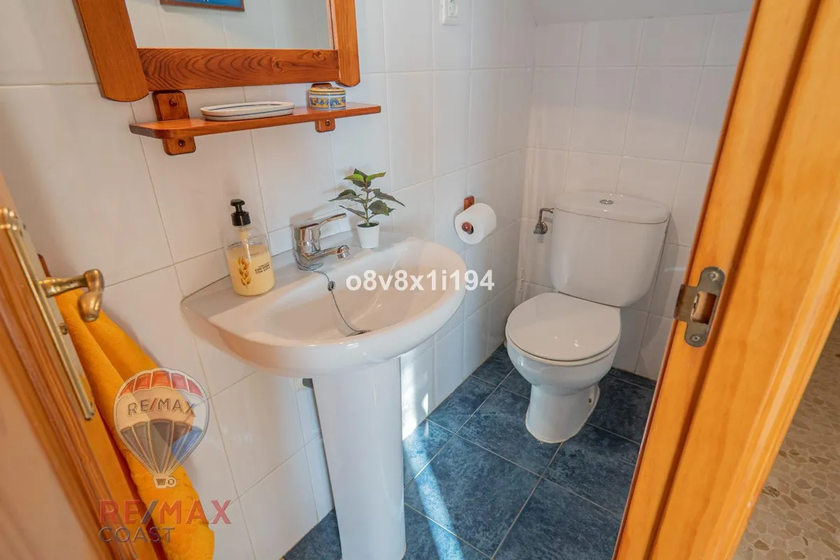 00f3a4e6-e6a1-40e9-b3ec-36c71a20a4b2