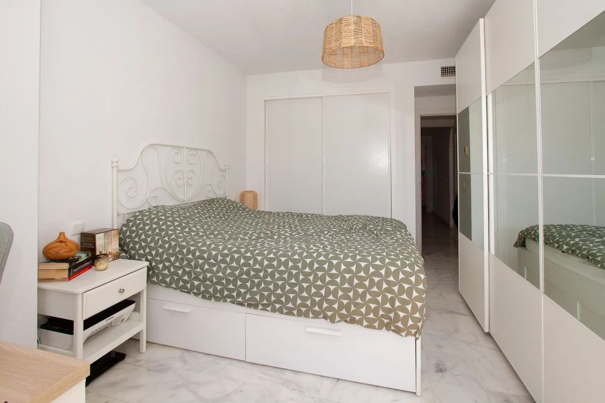 8f17ed74-2f64-4bcd-abf6-4b78a25d7f0c