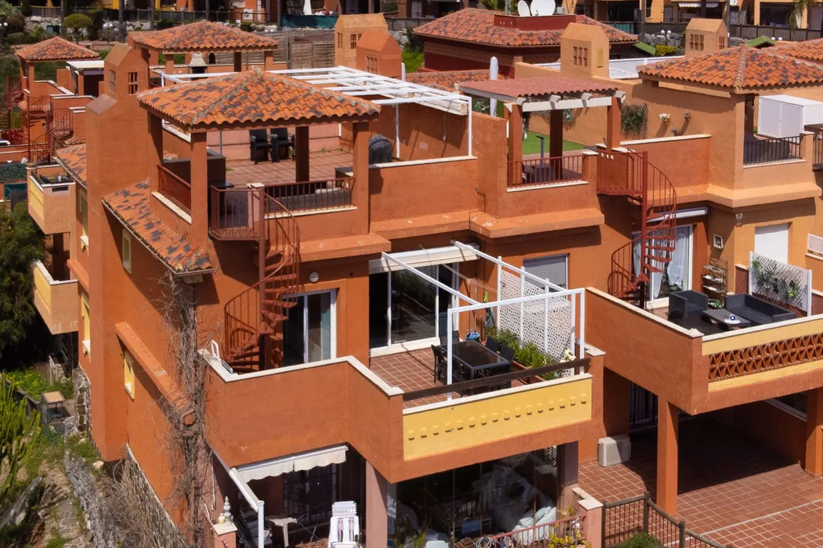 f1d08752-1a9a-488e-9fba-54acb4d0d27a