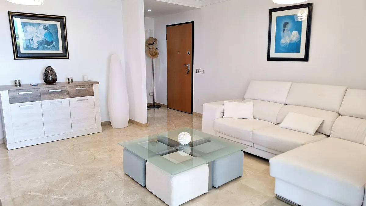 e9c93913-9c22-4a20-8ec1-d07178cd60b5