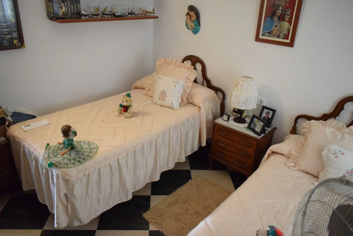 606b99fc-0c63-4d26-8823-e7144db3ffd7