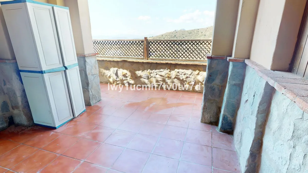 8b00b1b6-19ca-4d3c-976d-0ca4d73b5dd5