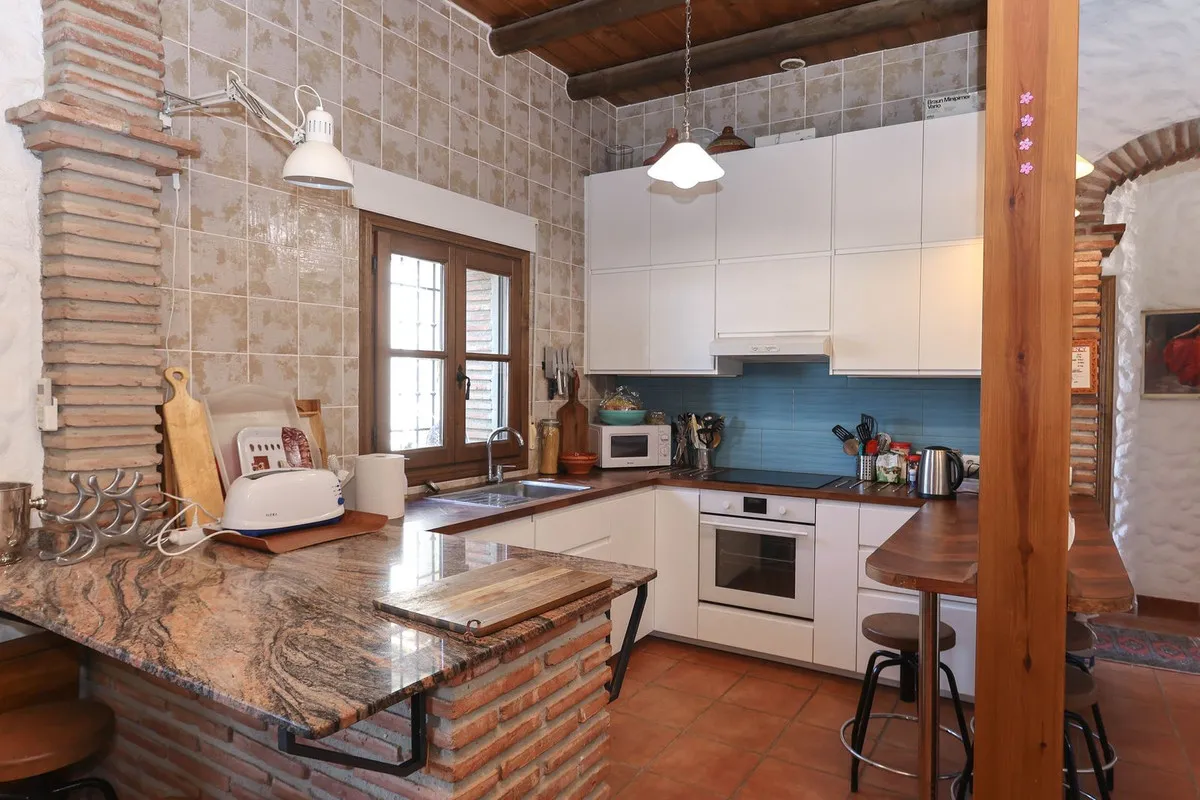 923d2ea9-60c0-4887-afbc-82daaf3387d5