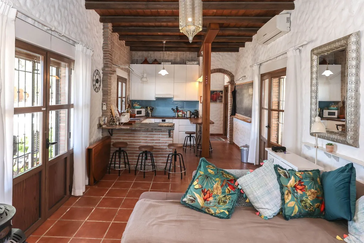 9eb38bc1-08db-41f6-80fc-55ea802e565d