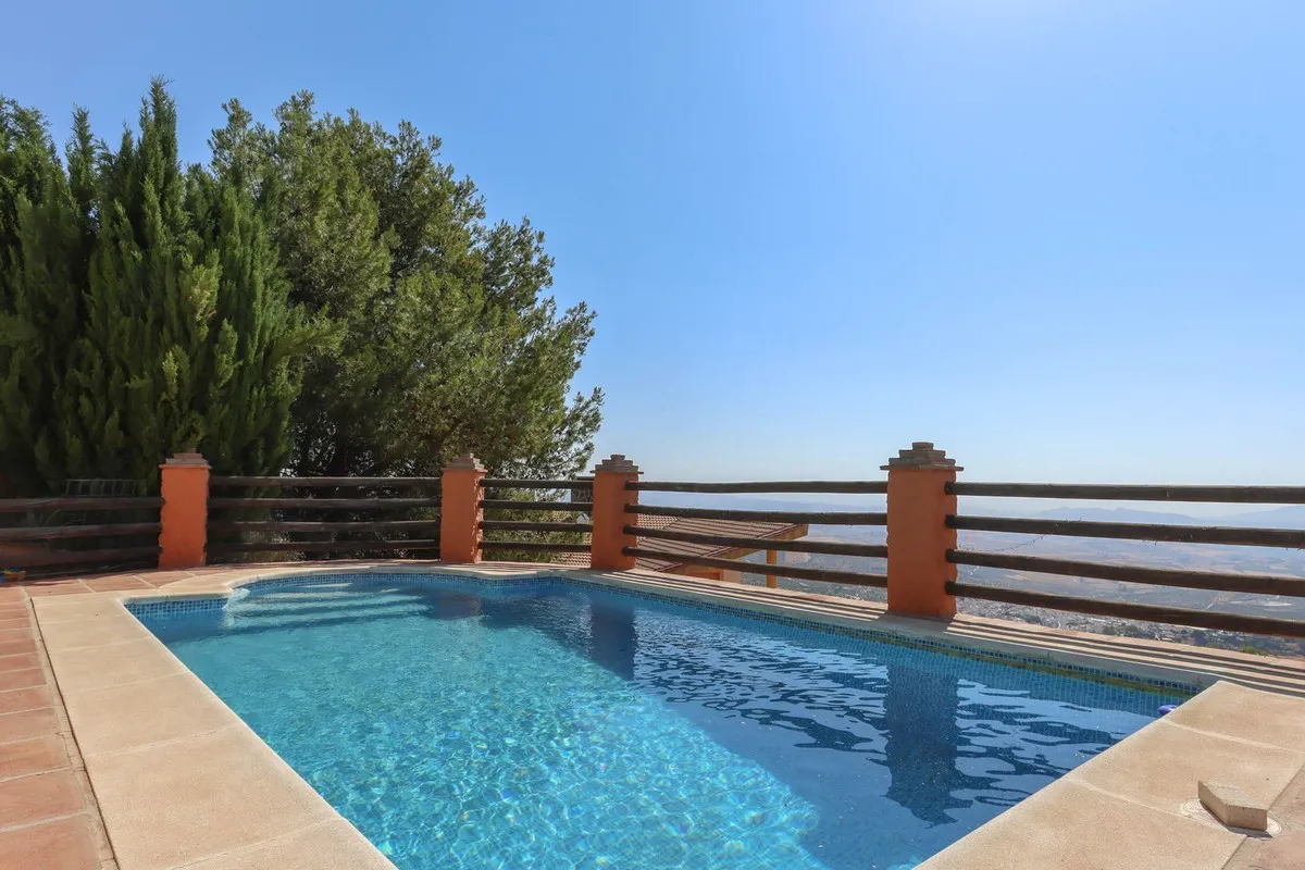 c5d05cf5-c433-494e-9c54-e8b73e402563