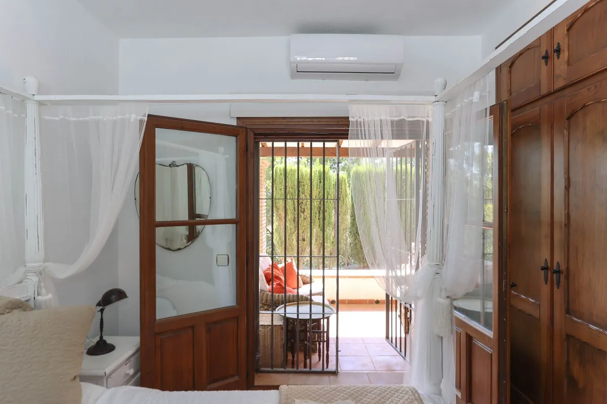 d8ff9913-d955-4255-ad59-3cc7b0f48733