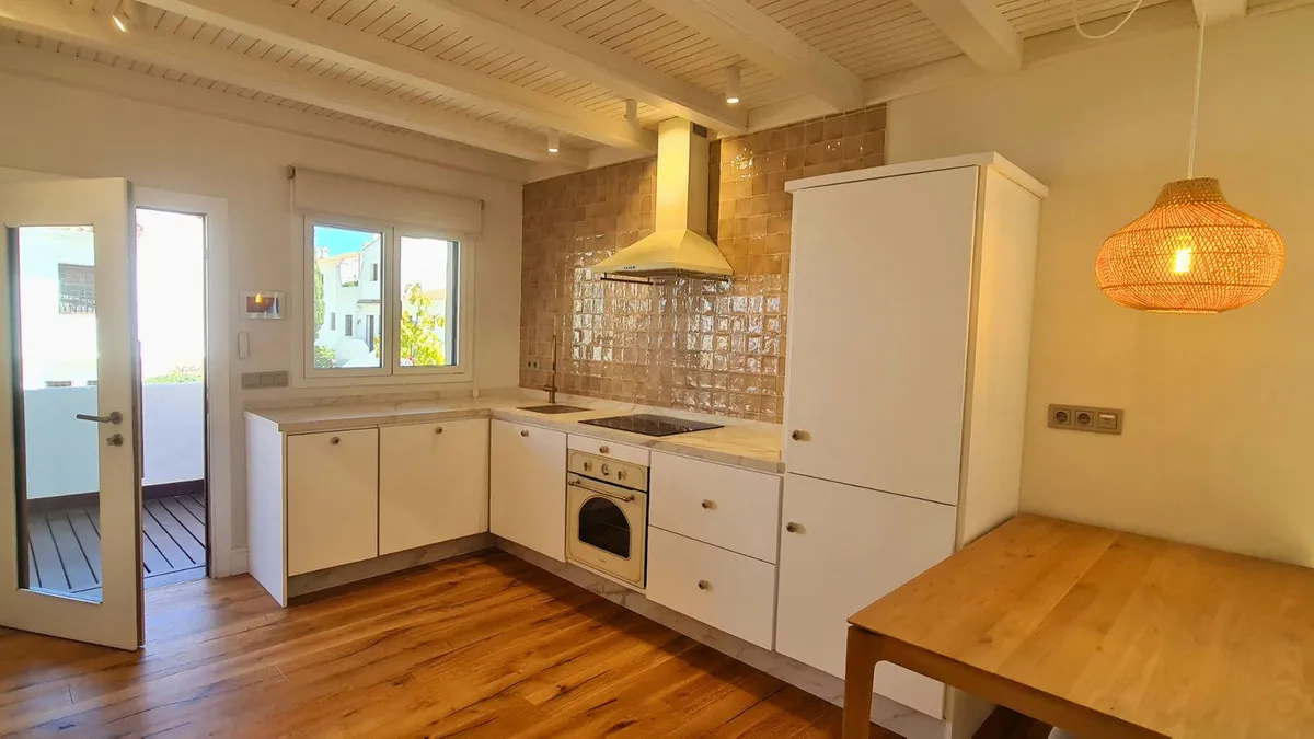 3b8ed570-965e-461a-b1d8-1a575a63eea7