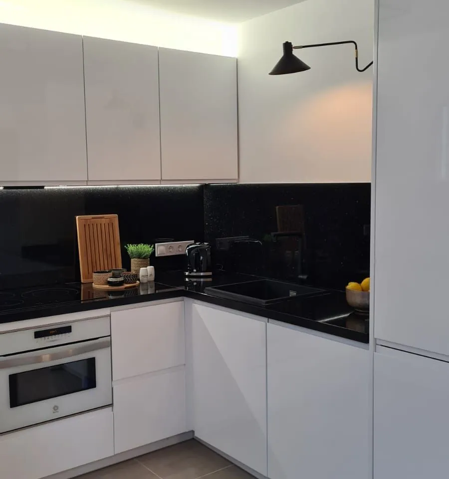 73533b63-d118-4ba4-ab76-e28855d17a53