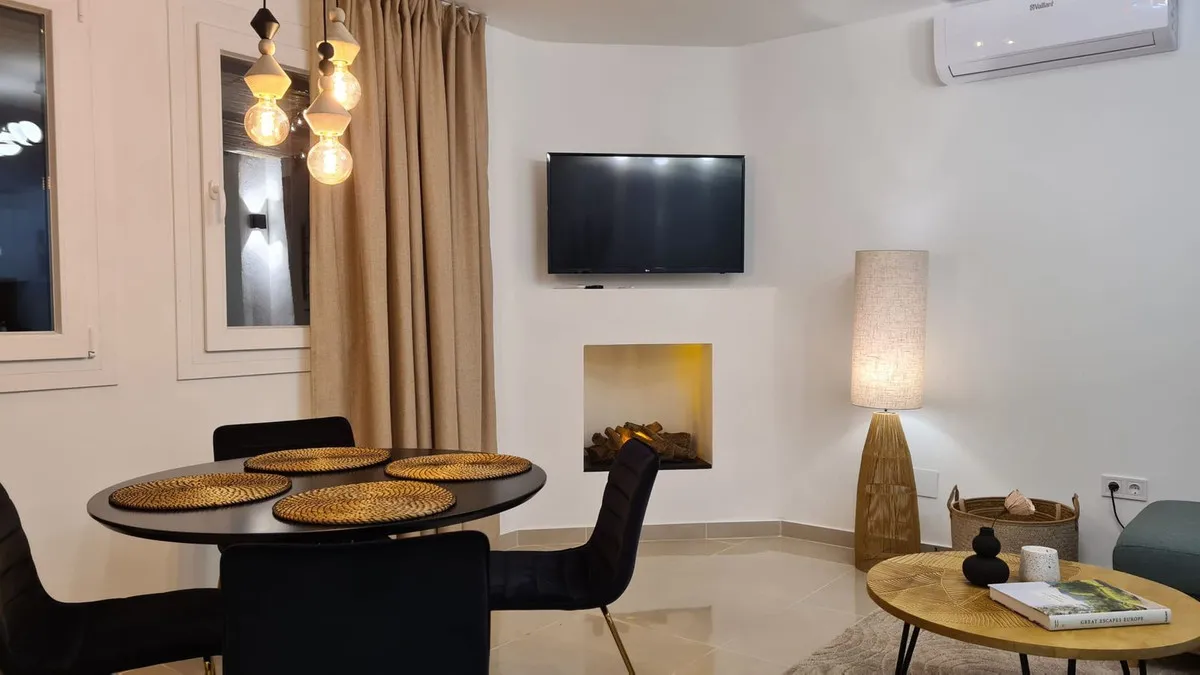 7a6fa583-15f8-40d7-a6fe-63157b9cc4f2