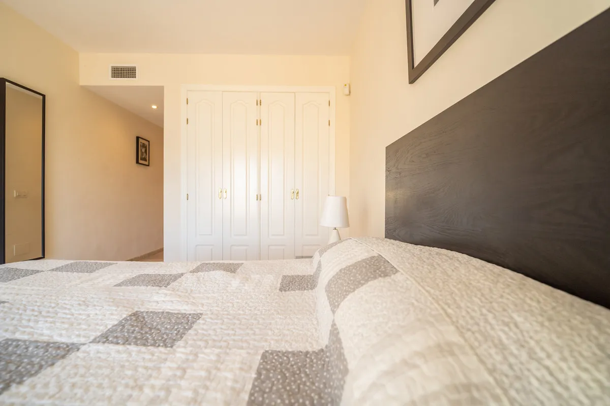 0279e5a9-8089-4807-955d-f20c9680d7bb