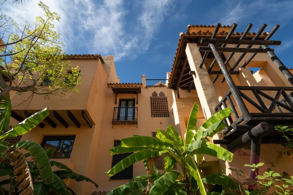 880ef594-6e2f-4a02-bff3-e6b062d0b718