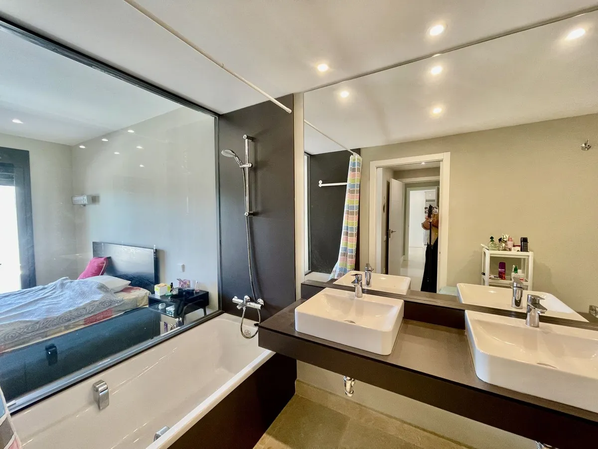 f79df0a9-b732-43ec-a753-6da373dea94c