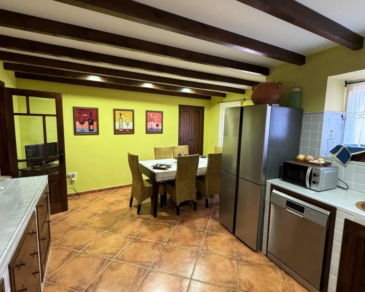 69f75037-fcf9-40e4-882f-6ba81b43ae25