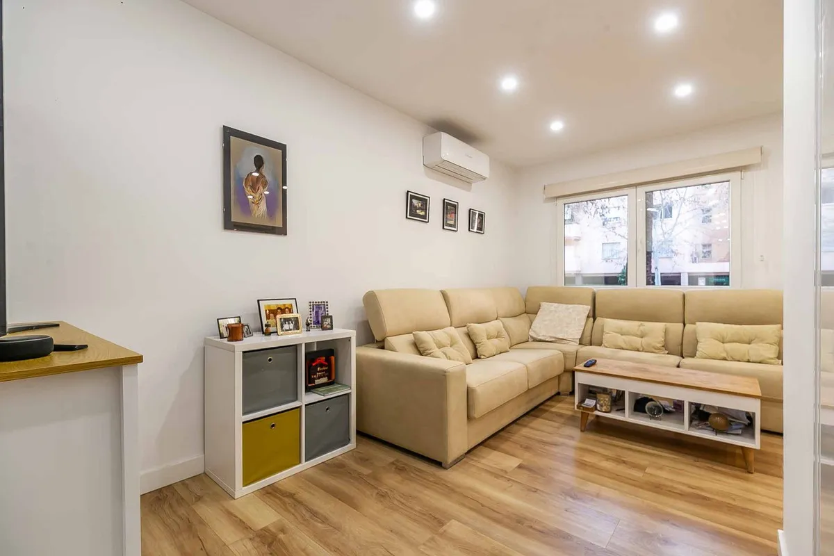 b2172c5f-f8f9-4585-9f83-b26f62a0a2fe