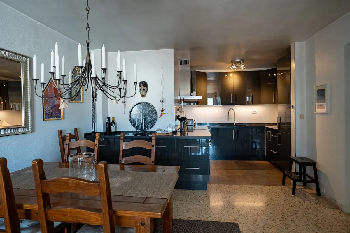 c38b5a07-48b8-4079-ad8c-c43b41771ec1