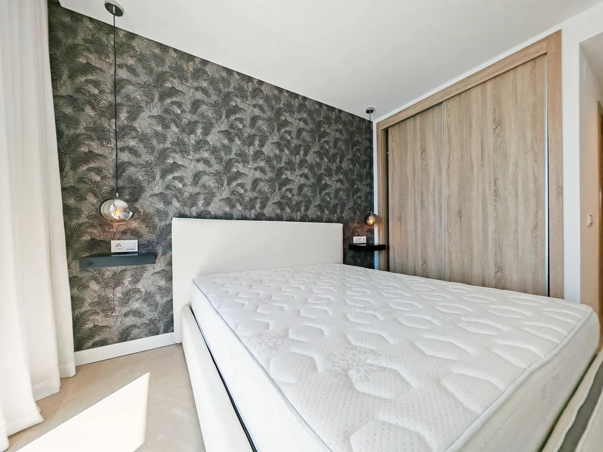 d0f93e54-7a8c-4599-873c-5dd174ced5ad