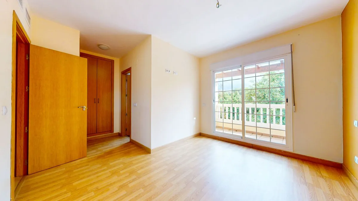 6c6ab633-6197-4b23-9b70-360e69d1a395