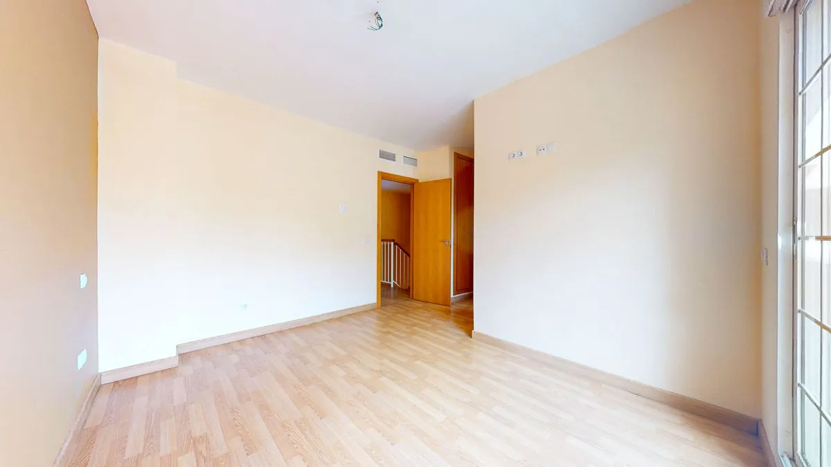 7afe7393-ae92-40ff-a320-ba1a4db0ae02