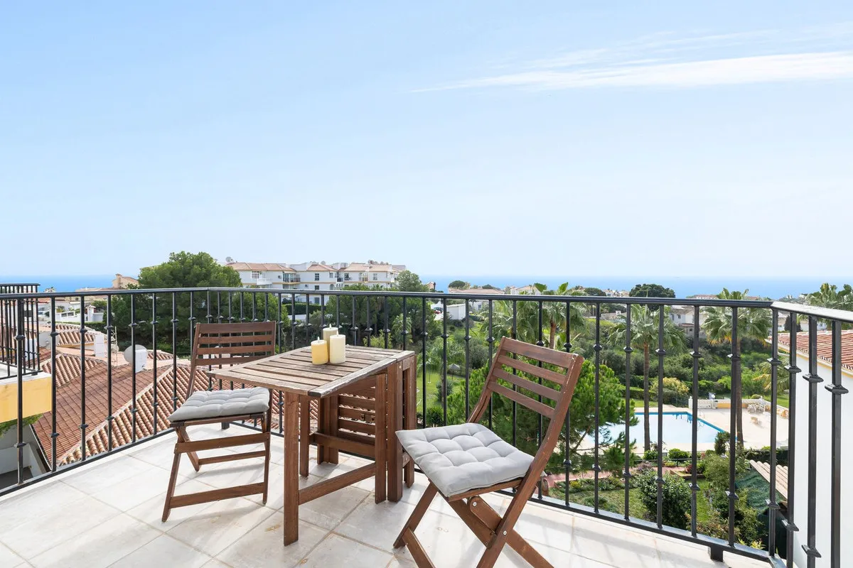 90eee0ef-bfe1-4b09-b9e7-b894bd8f042c