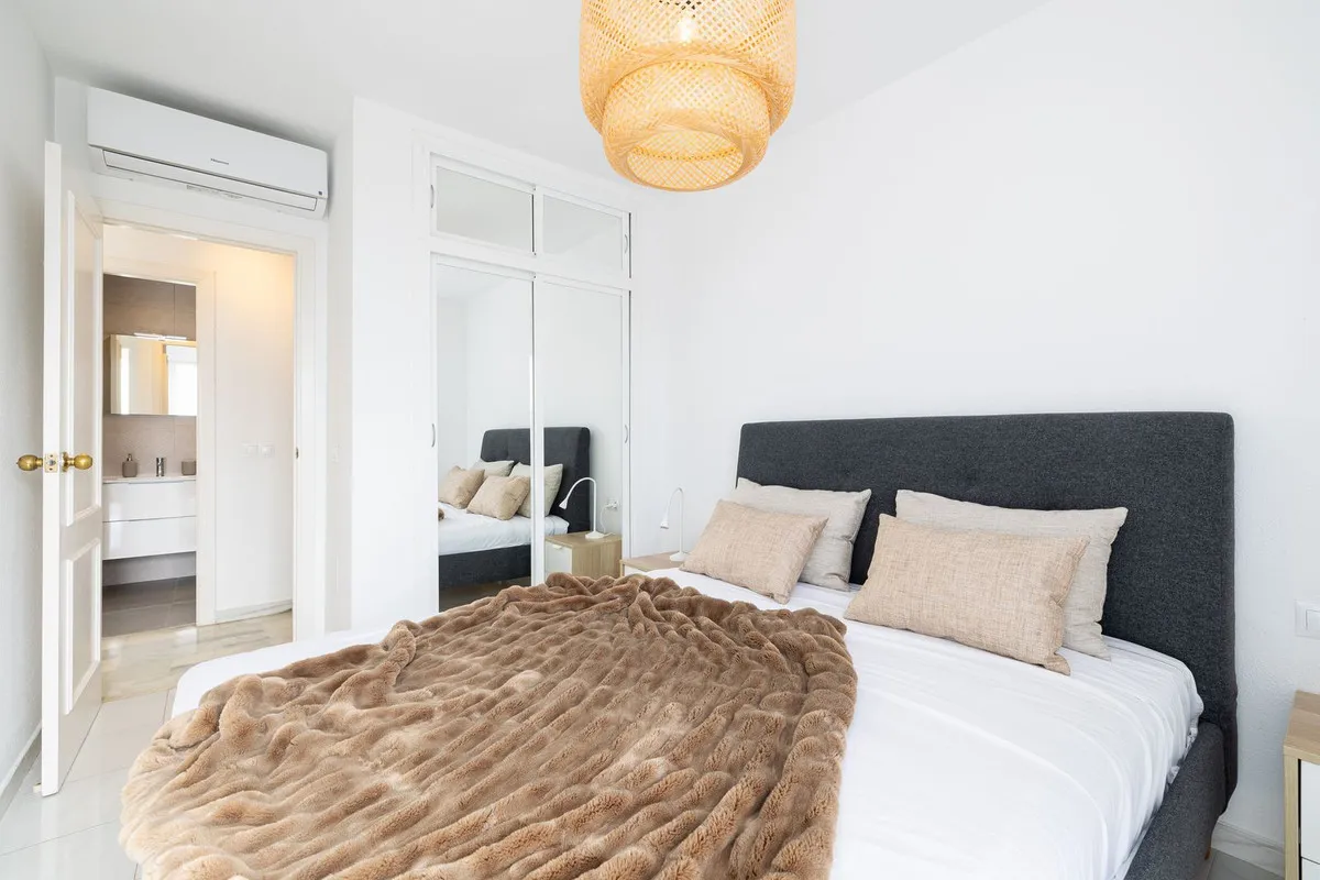 d16cfe54-7615-45c7-a1c9-6c98e79c2146