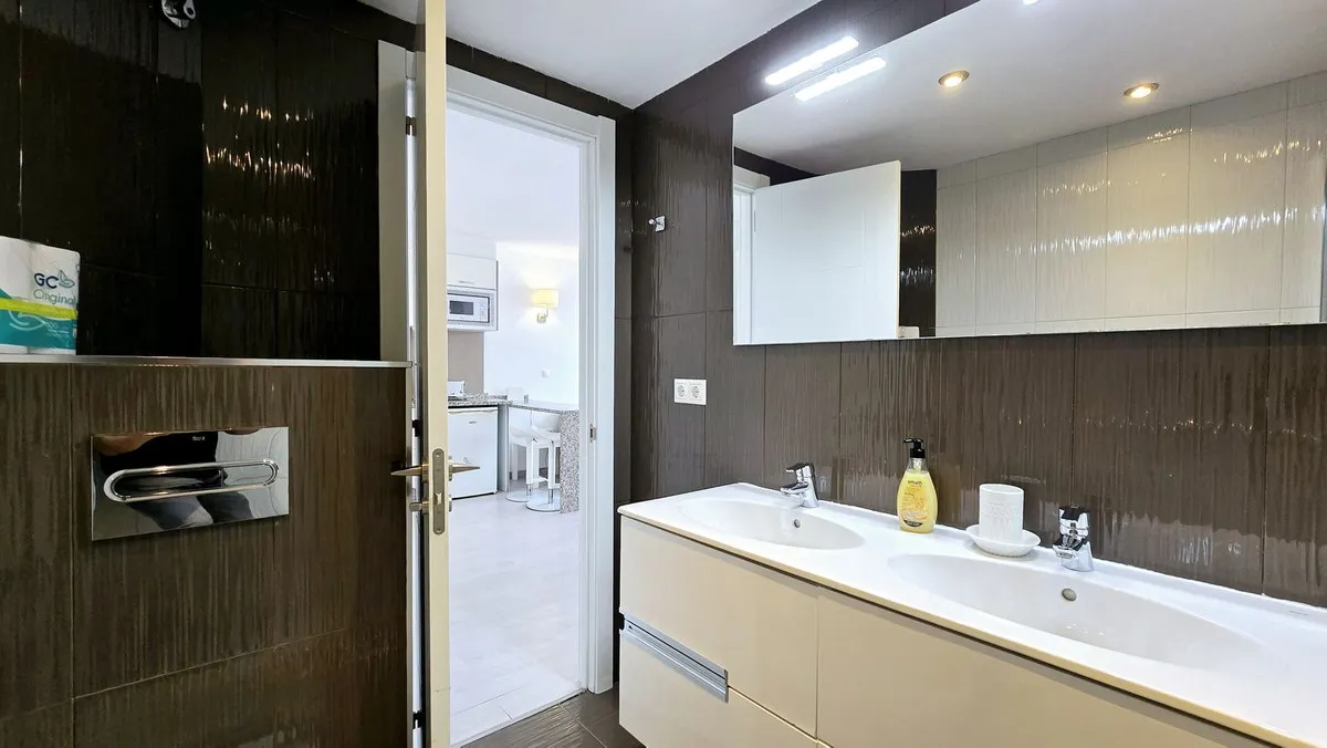 38b02bb0-65e6-4414-ad33-8e09be22cf99