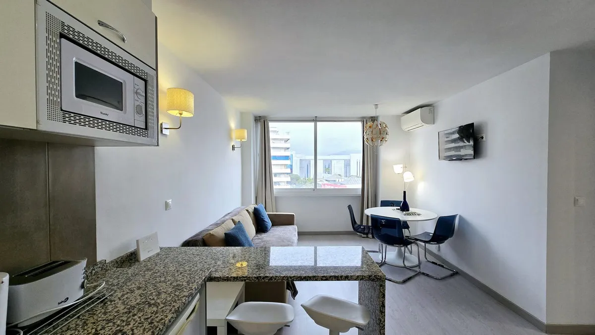 6f6fc3c7-f64e-41d4-bed0-4fcffb4b07c5