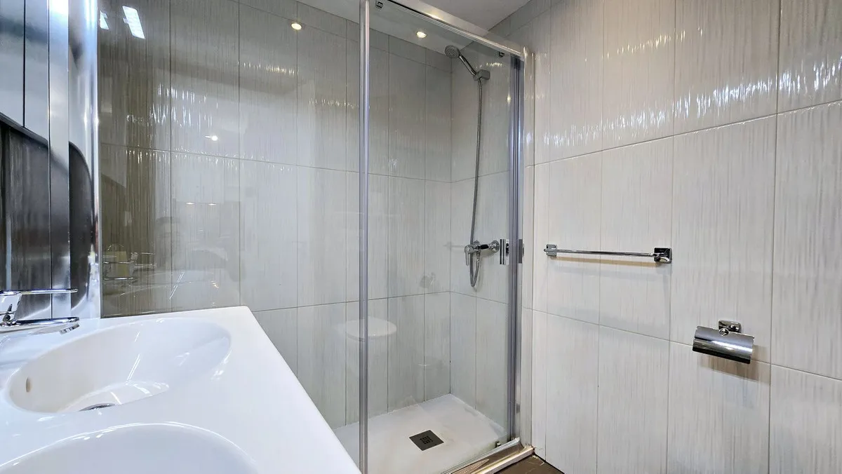 ddcfe49a-618f-45fc-a9e0-9752db6b3793