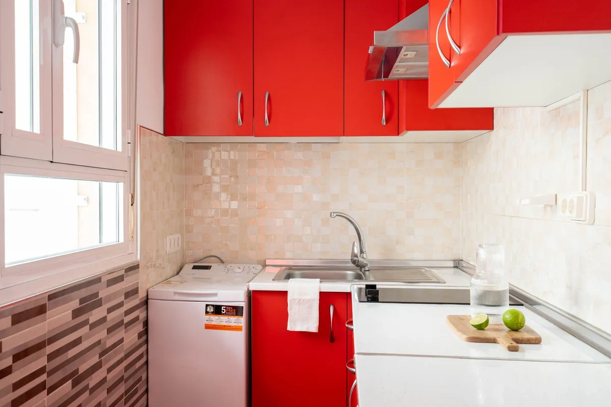 395c1d70-76b0-490b-b62a-54e58085b48a