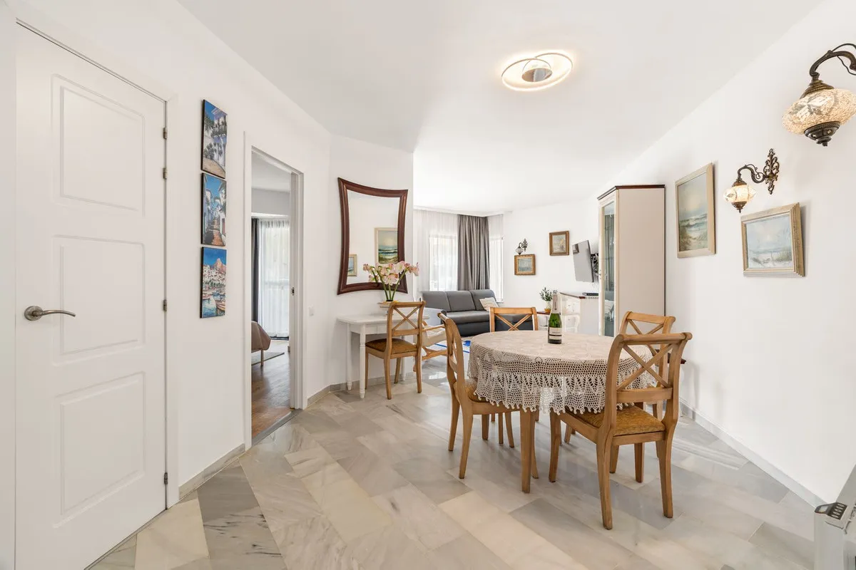 d18f2296-d0eb-4a15-8ba3-8935287a34a8