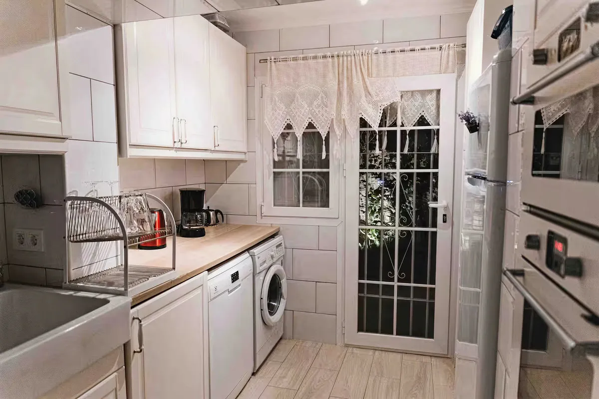 69890ef4-798c-499f-ae9b-762c5770fffb