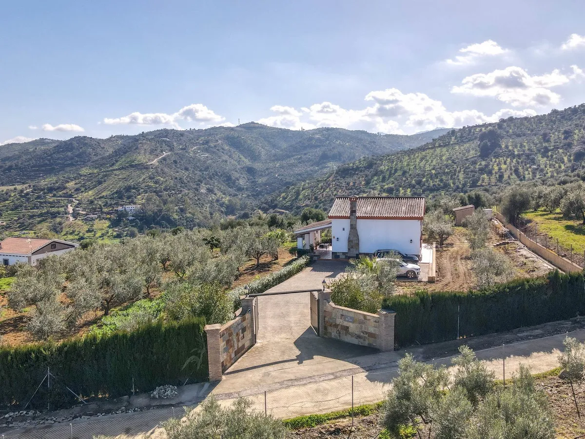 25b5a9a3-529a-436a-bd9f-b5b603dd059a