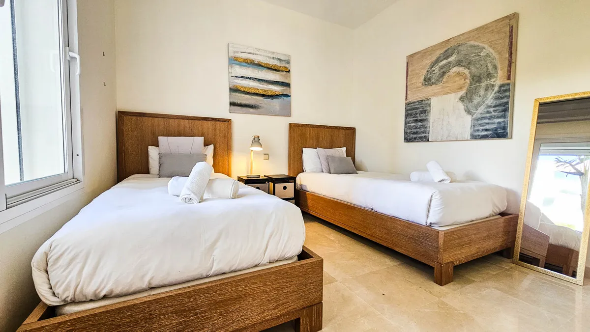 93fe1444-9737-4338-abc6-e49d1e2da620