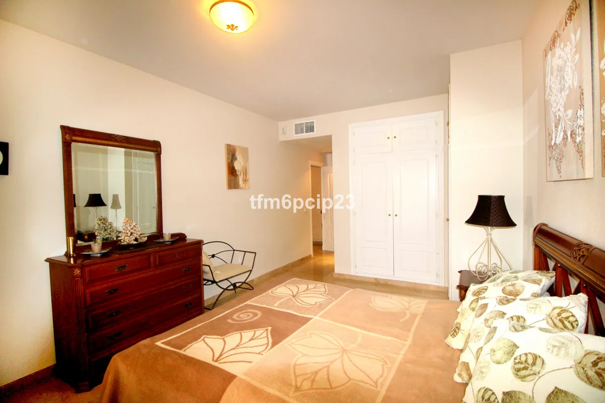 b4e5fe19-f521-4aa1-b8b4-574e7d700cdf