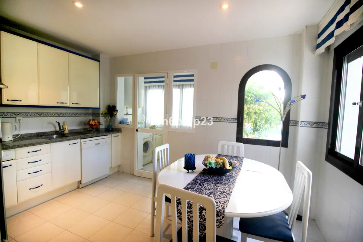 f75c91a3-f440-4613-b47b-fba3cf03c339