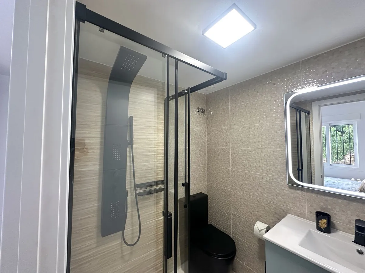 e5b815a1-1a20-43f8-ba2c-11a0bd9e1a39