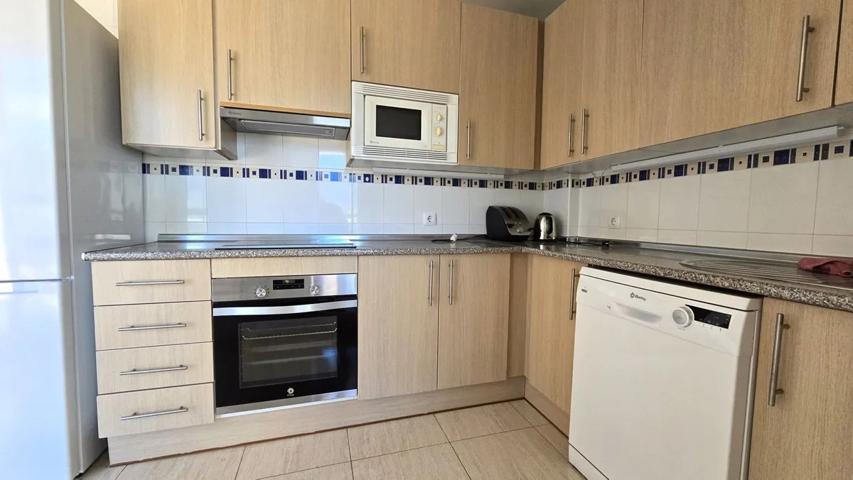 16f35df7-5f0c-42ba-8ed3-fe1f8e0ee1ed